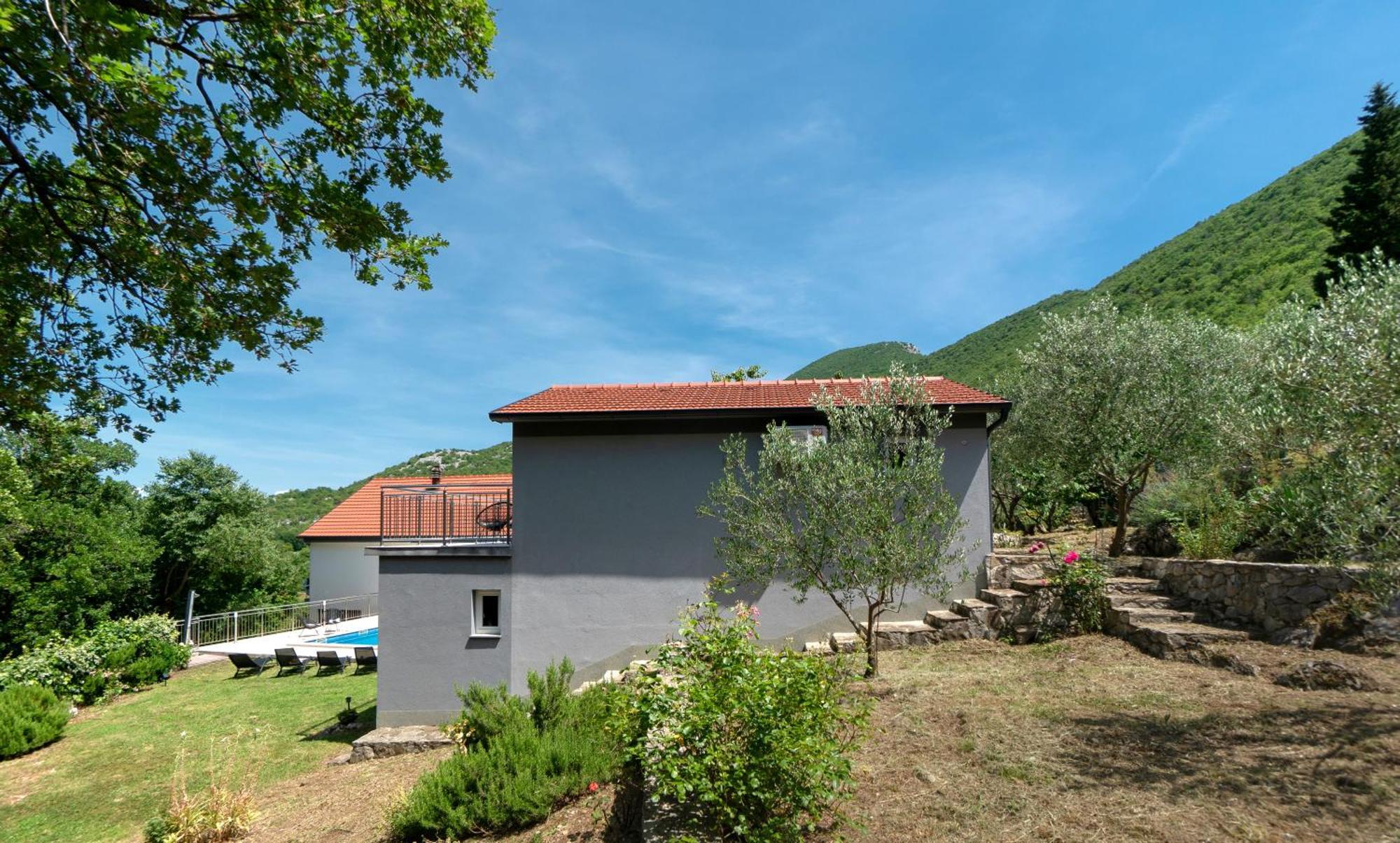 Apartments Srdanovic 오미스 외부 사진