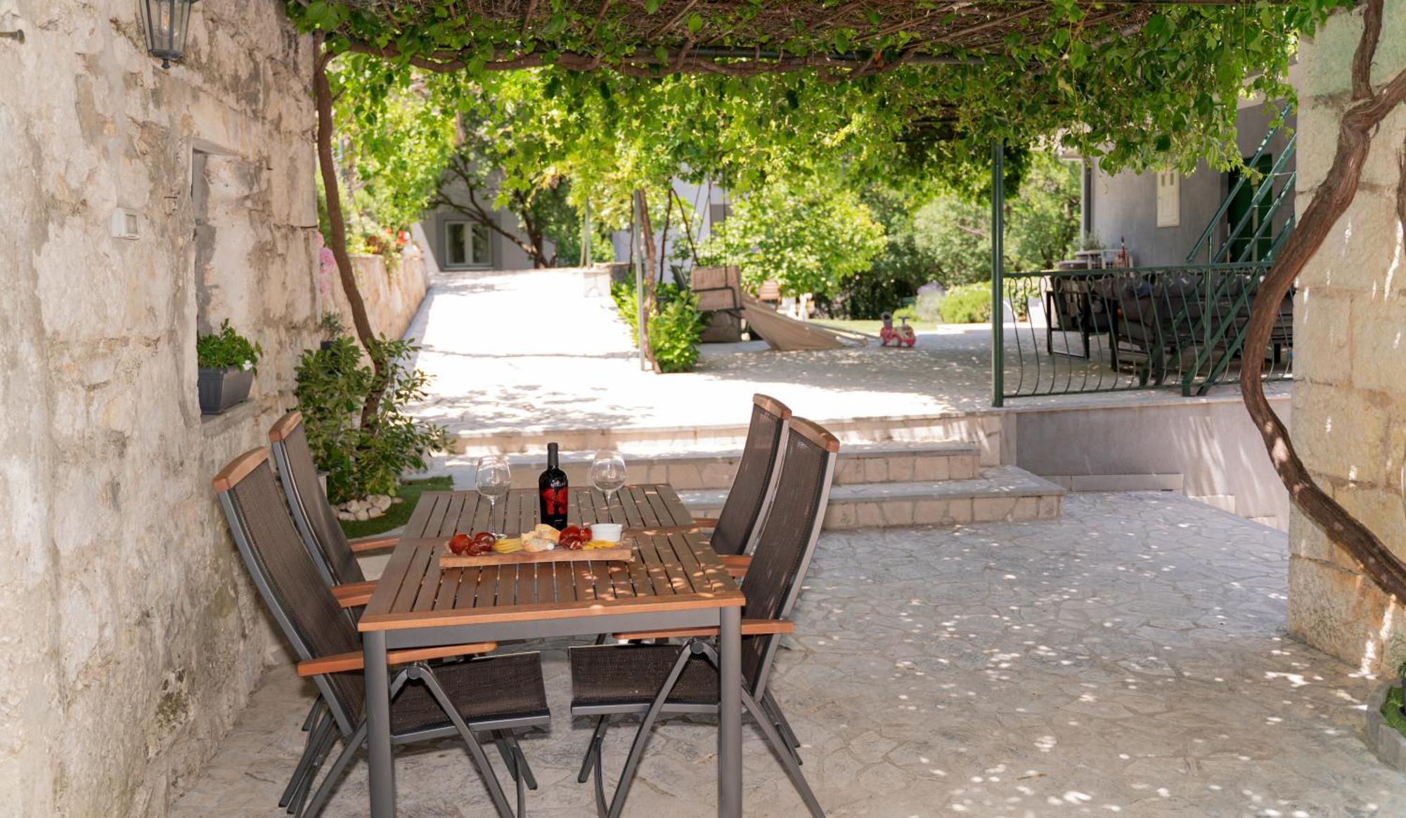 Apartments Srdanovic 오미스 외부 사진